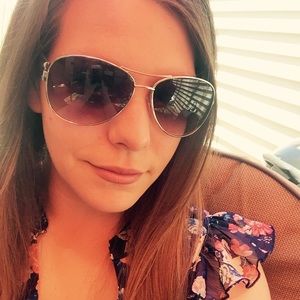 Meet your Posher, Robyn